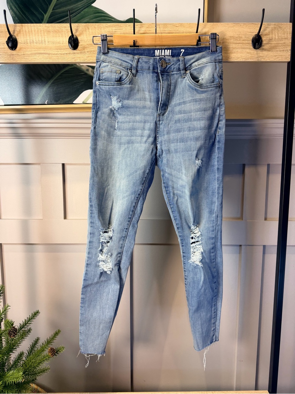 miami Light Blue Skinny Distressed Jeans High rise size 7